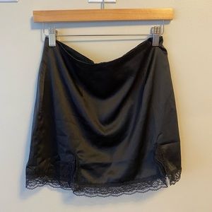Satin Super down skirt with lace trim